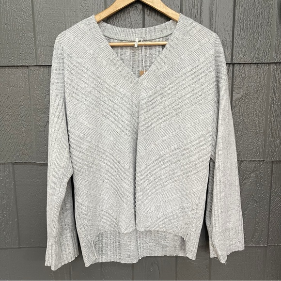 hello nite Heather Gray Knit Sweater Top NWT - Picture 4 of 11